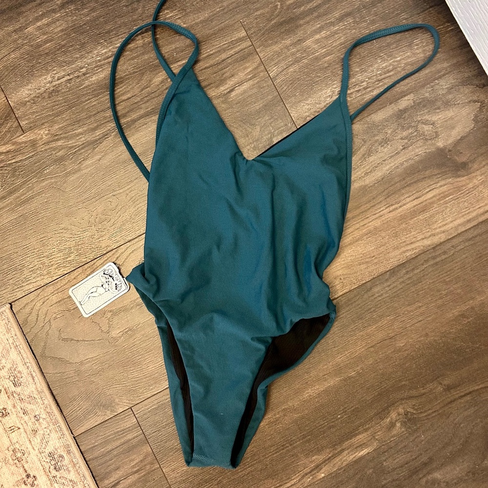 Fully lined Joyln “Steve” one piece swimsuit XS